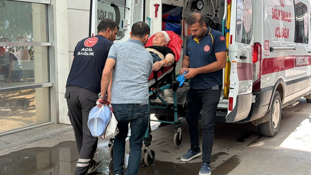 Adıyaman'da elinden düşen bıçak ayağına saplandı