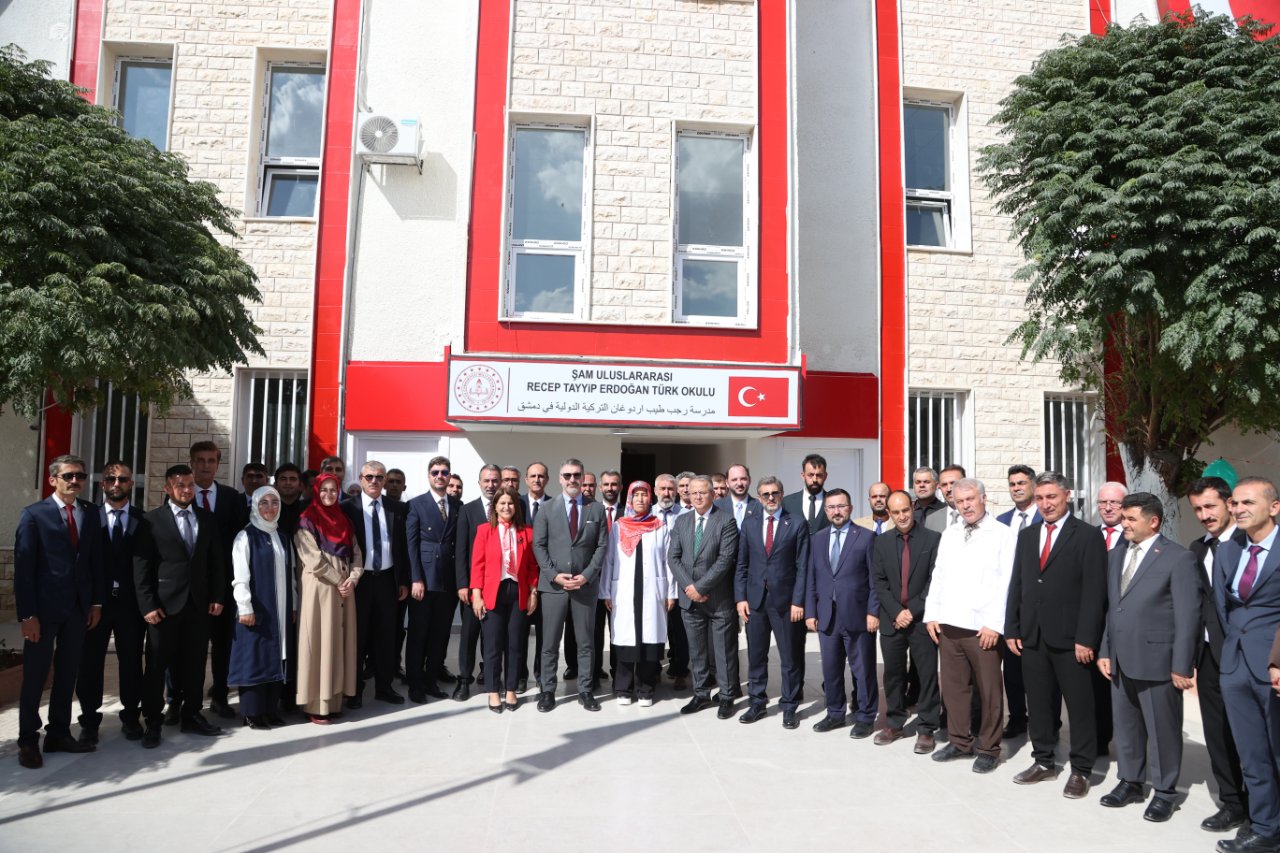 Şam'daki Recep Tayyip Erdoğan Türk Okulu kapılarını açtı