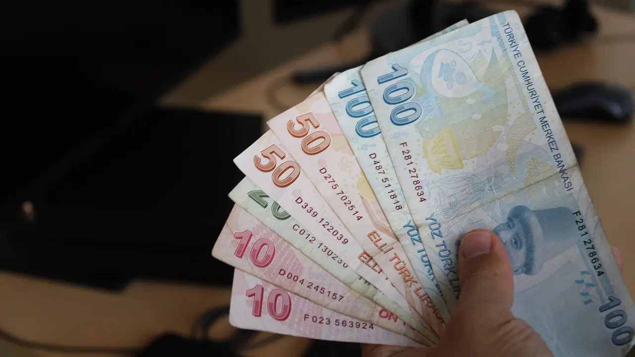 Çalışanların alacağı tazminatlar değişiyor: Kıdem ve ihbar ödemeleri ne kadar olacak?
