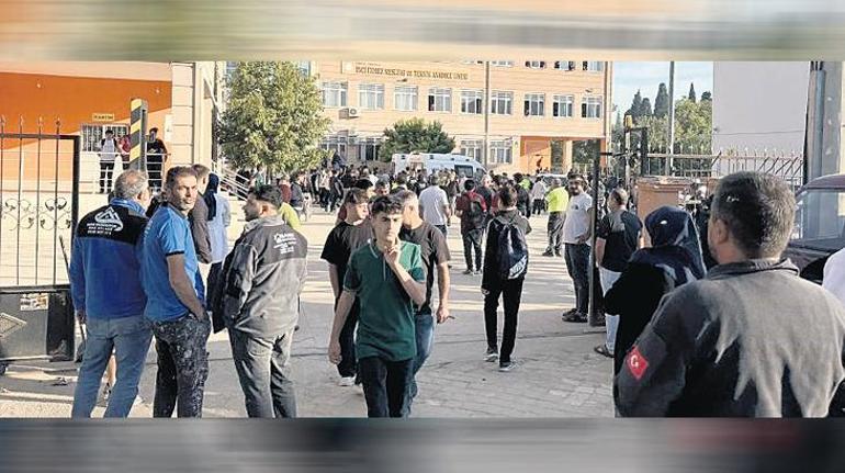 15 yaşındaki öğrenciden kanlı saldırı! Üçü ağır 11 yaralı