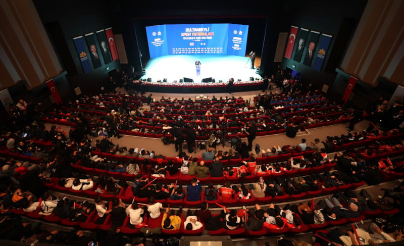 Sultanbeyli'de spor yatırımları için Toplu Açılış ve Temel Atma Töreni gerçekleştirildi