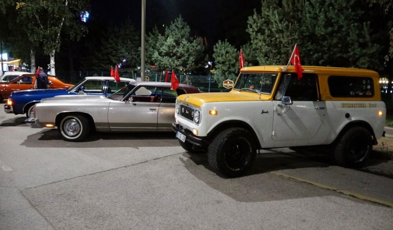 Erzurum'da klasik otomobil rüzgarı esti