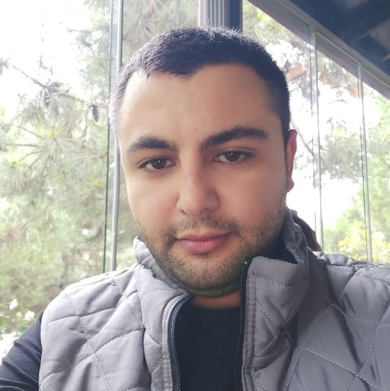 Kocaeli'de babasını öldüren annesinin gözyaşlarını mahkeme salonunda sildi