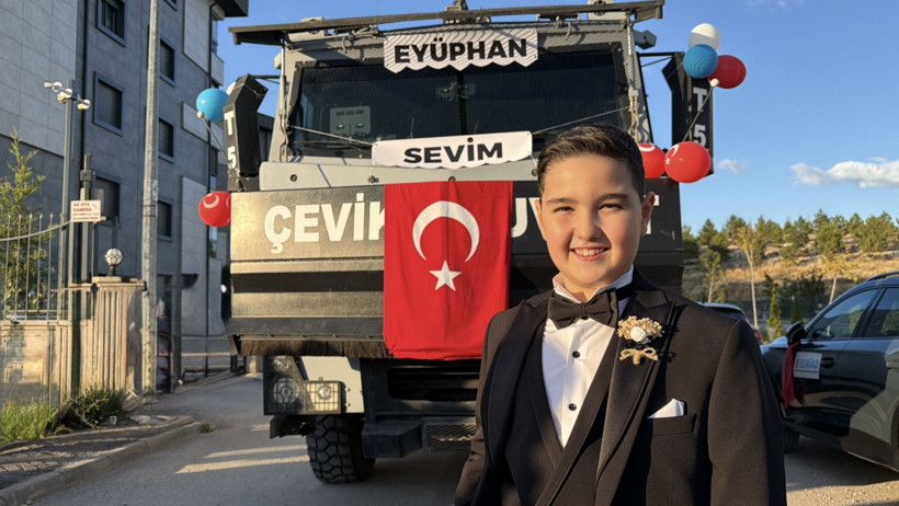 Şehit polisin oğluna unutulmaz sünnet düğünü: Babasının adını taşıyan TOMA ile gitti