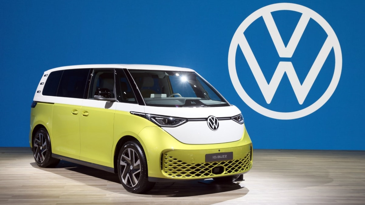 Volkswagen'in Almanya'daki elektrikli araç satışları ilk kez içten yanmalı modelleri geçti
