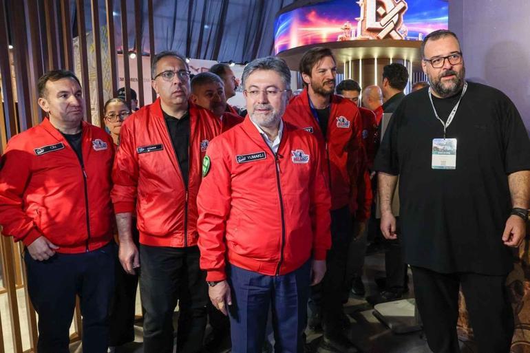Bakan Yumaklı, Demirören Medya’nın TEKNOFEST standını ziyaret etti