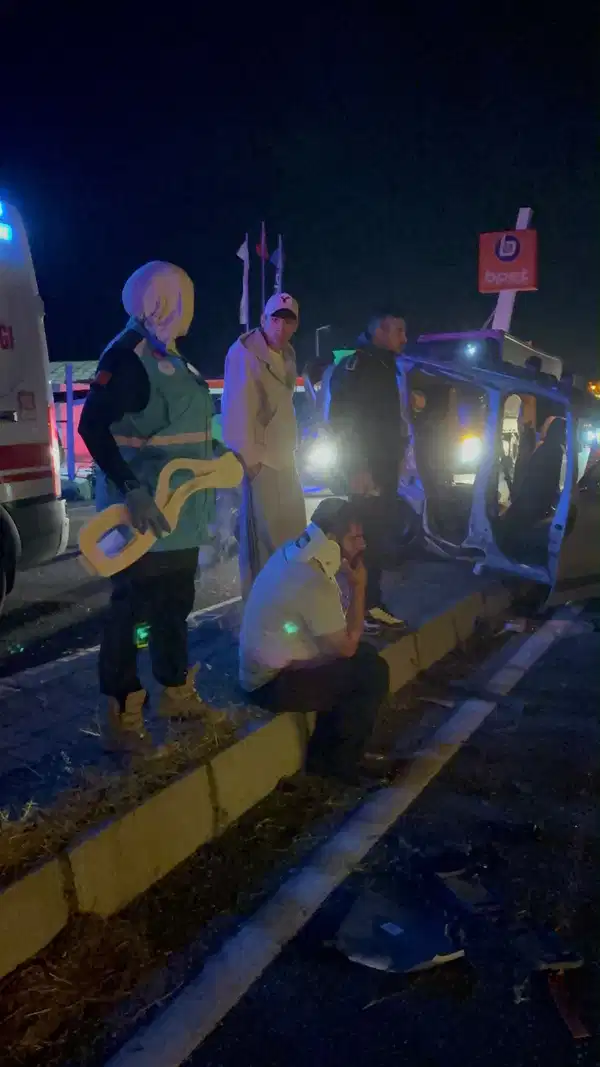 Aydın’da zincirleme kaza: Alkollü sürücü 3 araca çarptı, 12 kişi yaralandı