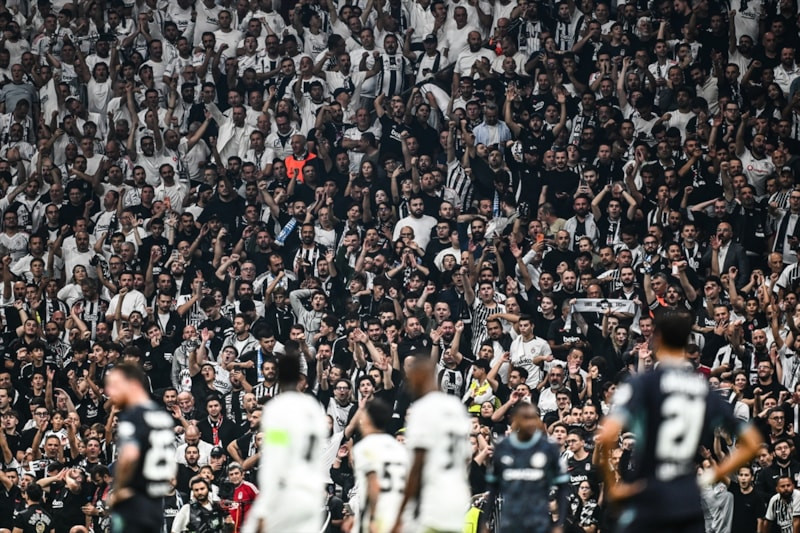 Beşiktaş-Marsilya maçındaki atmosfer Fransız gazeteciyi şaşkına çevirdi: Böylesini görmedim!