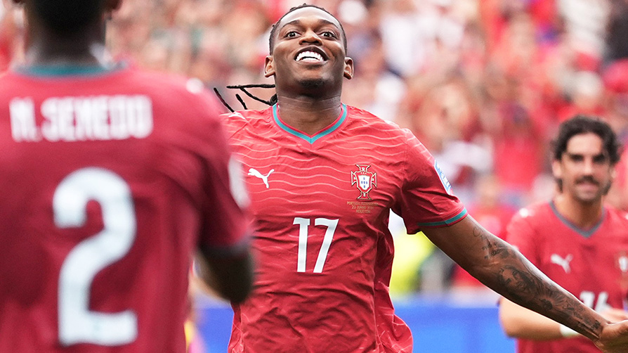 Milli takımda taşlar yerinden oynadı! Ronaldo'nun efsane 7 numaralı formasının yeni sahibi Rafael Leao
