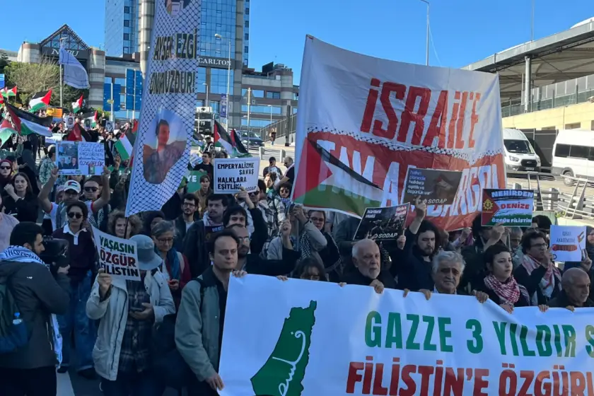 Taksim'den Dolmabahçe'ye Filistin yürüyüşü: "İsrail'e tam ambargo, emperyalist üslere kapatma"