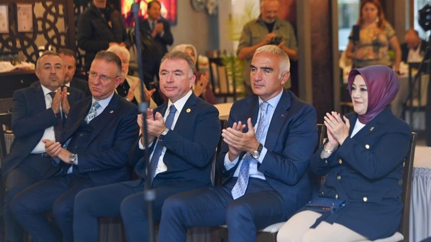 62 bin 701 eser, 5 farklı tema, tek çatı! Kütahya Arkeoloji ve Maden Müzesi açıldı