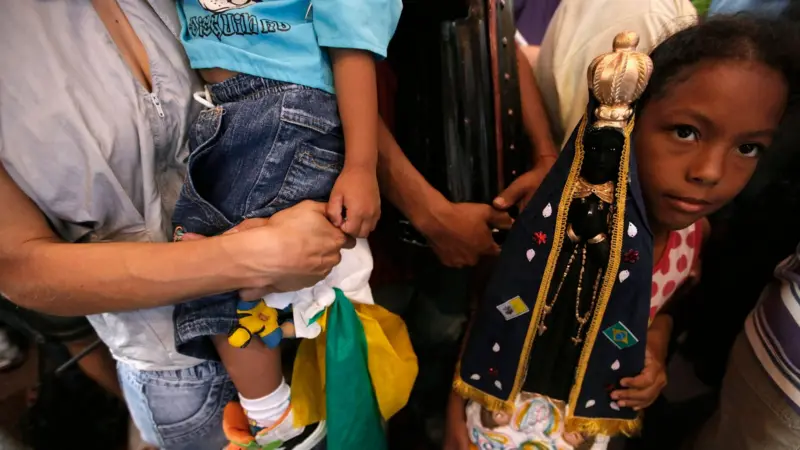 Lula ve oğul Bolsonaro yarışıyor: Brezilya başkanlık seçiminde Aziz Meryem tartışması
