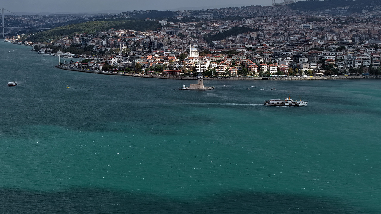 Yağışların ardından biyolojik dönüşüm: İstanbul Boğazı turkuaza büründü