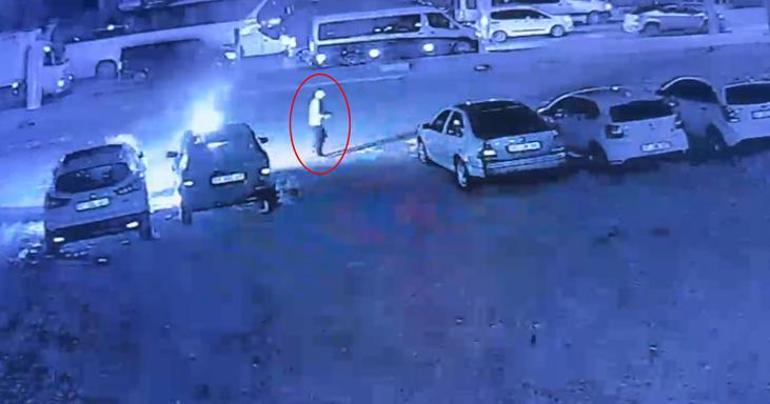 Antalya’da oto galeriye kundaklama! 6 otomobili benzin dökerek ateşe verdi, polise teslim oldu