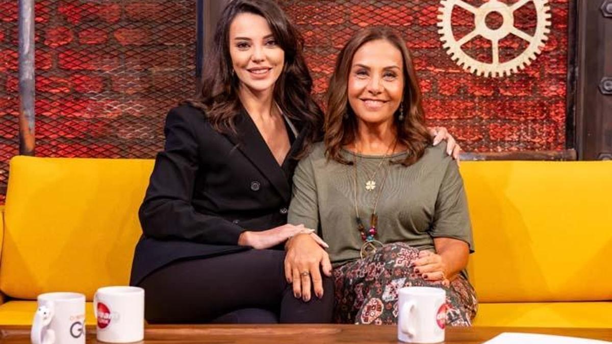 Tuvana Türkay ve Çiçek Dilligil 'Smart Sahne'ye Konuk Oldu