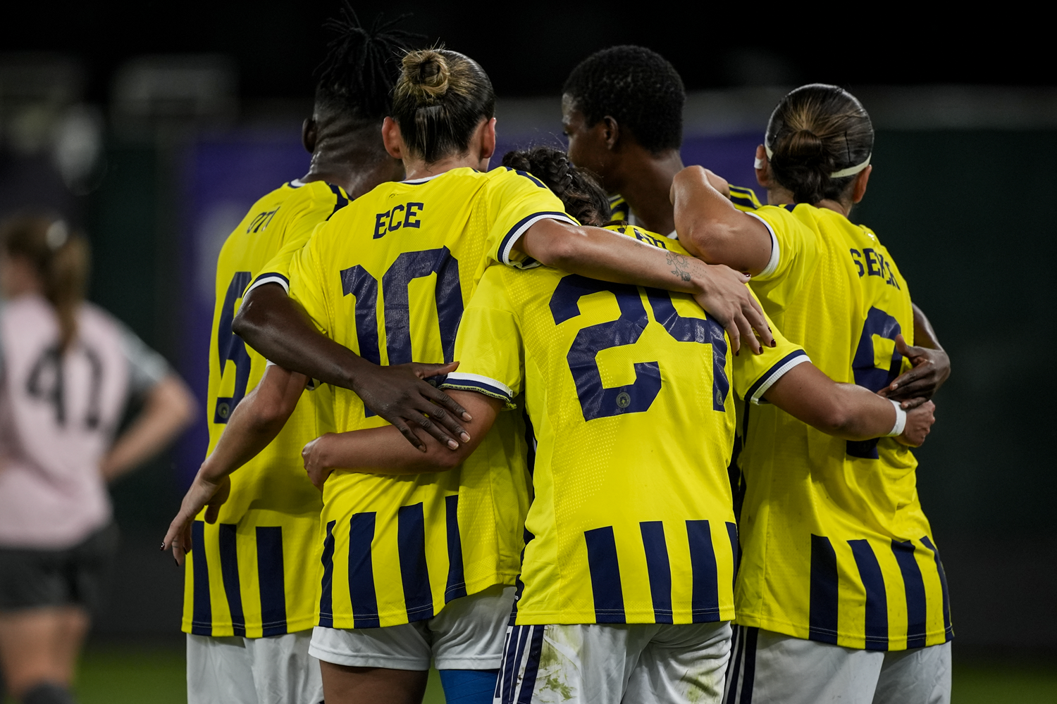 Fenerbahçe arsaVev, adını son 16'ya yazdırdı