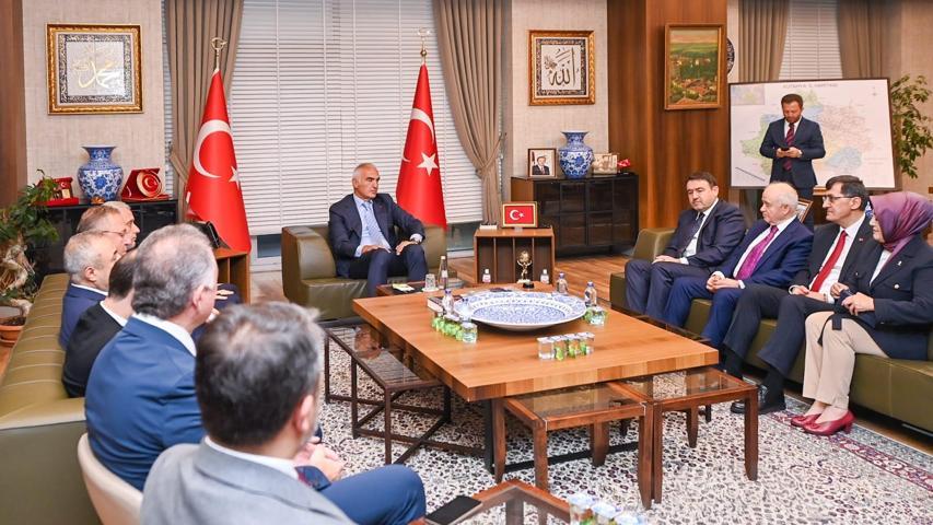 62 bin 701 eser, 5 farklı tema, tek çatı! Kütahya Arkeoloji ve Maden Müzesi açıldı
