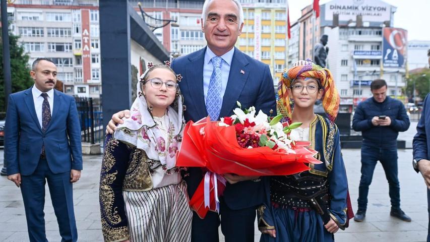 62 bin 701 eser, 5 farklı tema, tek çatı! Kütahya Arkeoloji ve Maden Müzesi açıldı
