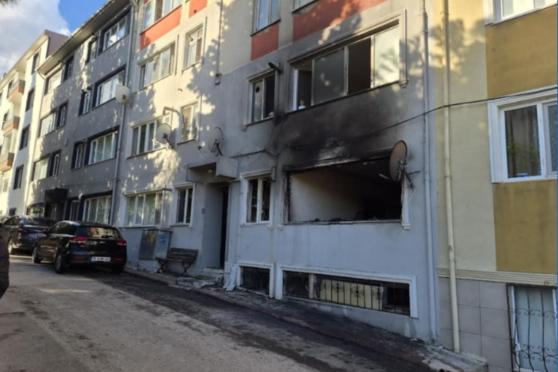 Balıkesir'de 4 katlı binada patlama: 6 yaralı