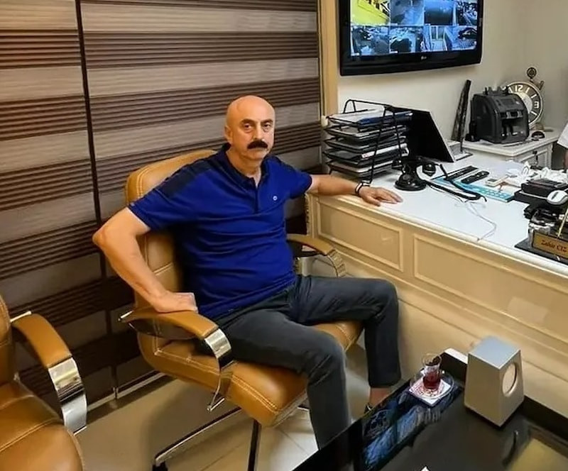 Adana'da iş yeri önünde silahlı saldırıda bir kişi hayatını kaybetti