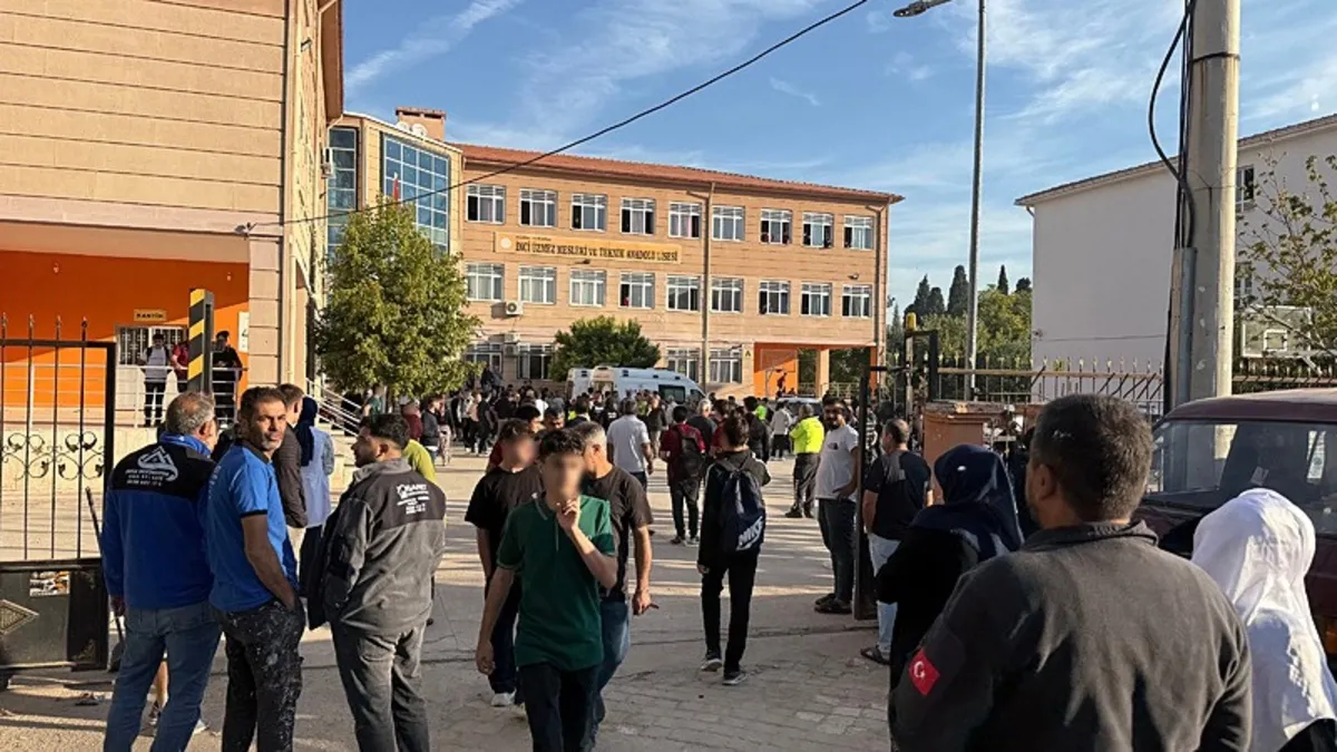 SON DAKİKA: Manisa'daki saldırıda yeni gelişme! Valilik açıkladı: 6 öğrenci taburcu, 3'ü yoğun bakımda