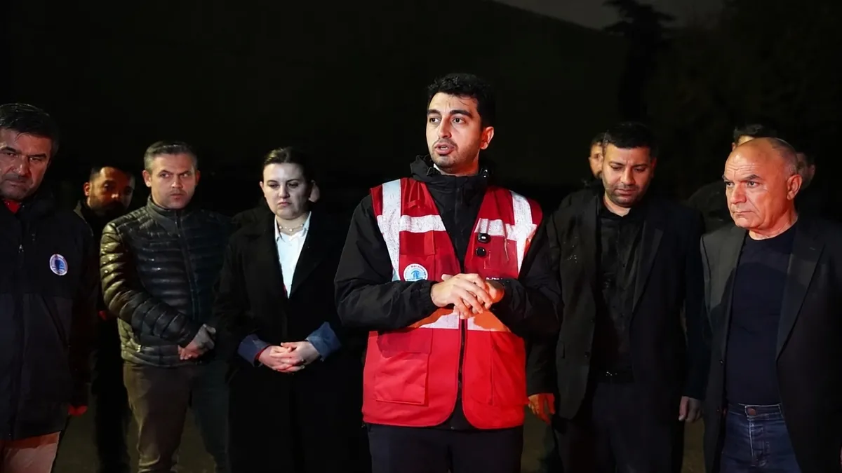 Tuzla'daki iki mahallede koku alarmı: Sorumlusu İSKİ