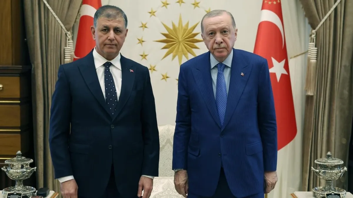 AK Parti’ye geçeceği konuşuluyordu! Cemil Tugay’dan sosyal medyada iddiaları güçlendiren cevap