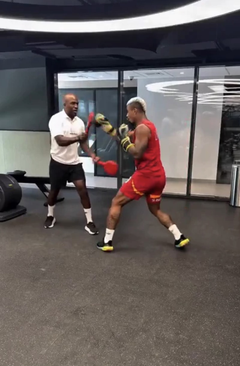 Galatasaraylı futbolculara kick boks yapmak yasaklandı