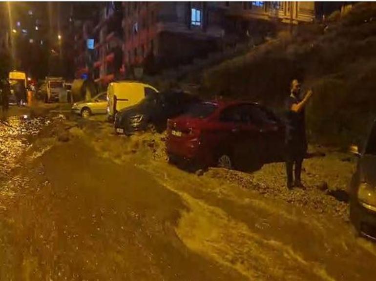 Ankara’da sel sonrası facia! Yol yarıldı 20 araç çukura düştü