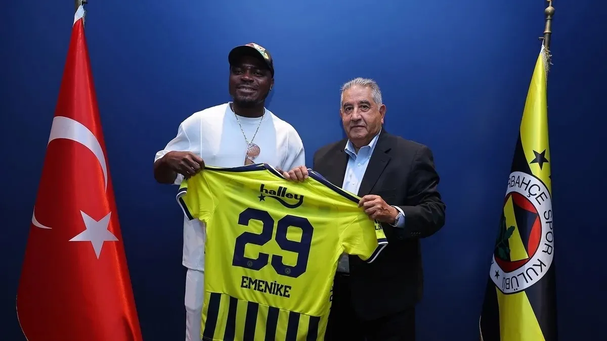 Emmanuel Emenike'den Fenerbahçe ziyareti!
