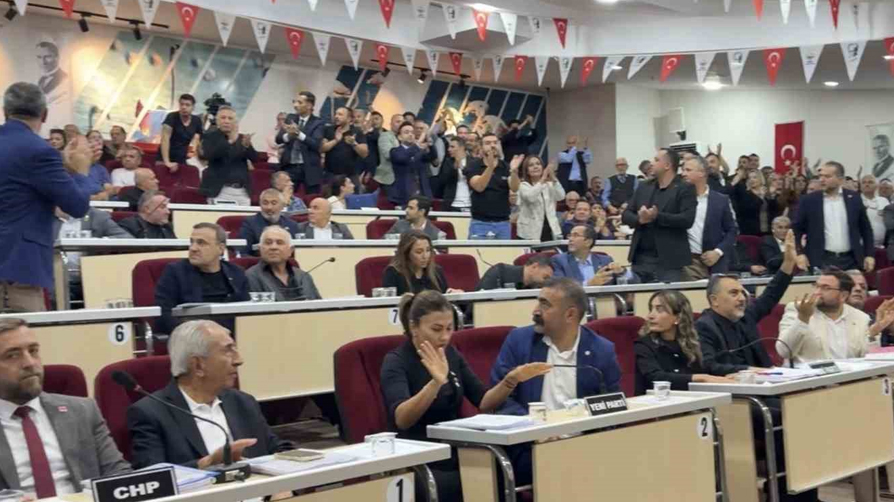 Muhalefetin Çiğli hazımsızlığı! Başkan Yıldız haddini bildirdi: Muhatap olmayın dışarı atın direkt