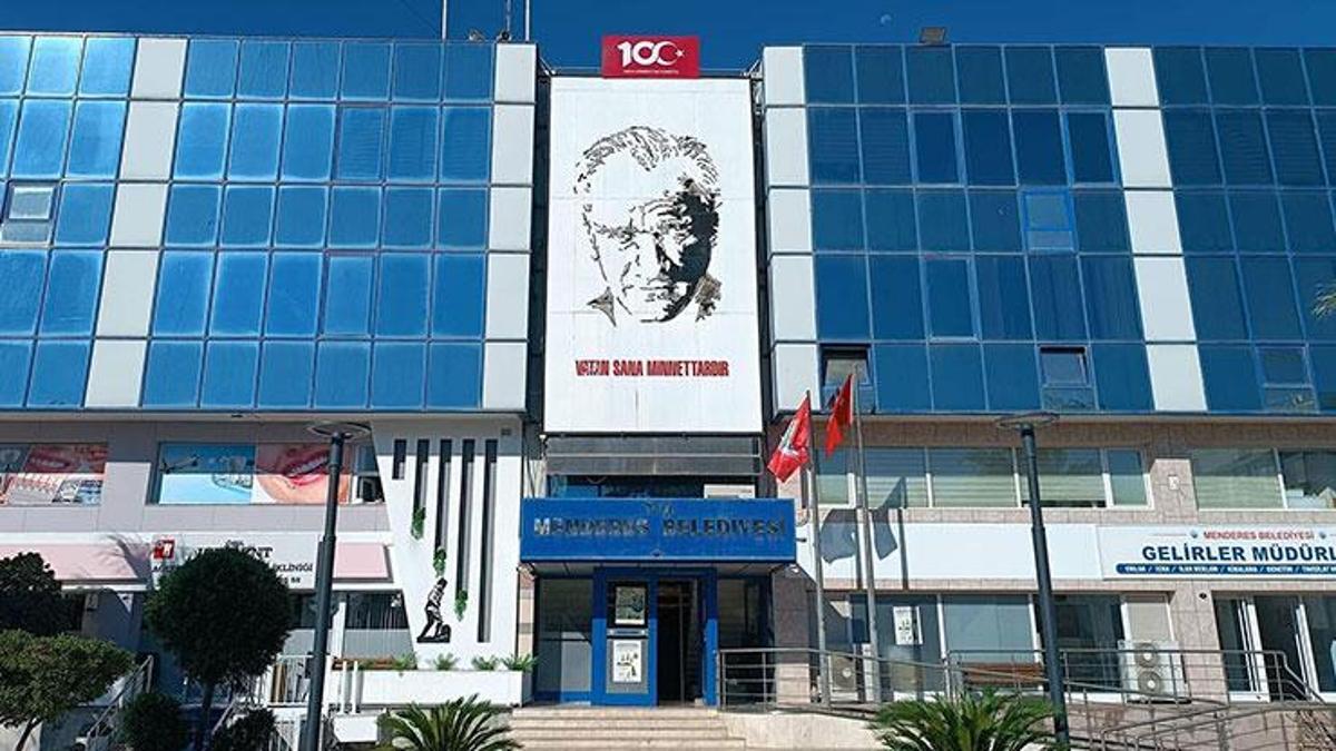 Menderes Belediyesi'ne ikinci dalga operasyon: 9 gözaltı