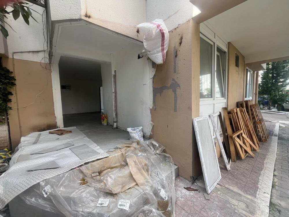 MERDİVEN ALTI İŞ YERİ AÇMIŞLAR