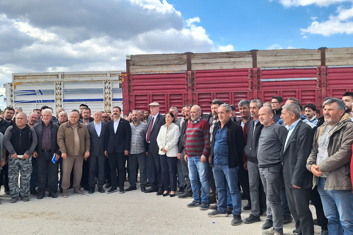 Eskişehir Şeker Fabrikasında nakliyeciler iş durdurdu: 'Hakkımızı verin, çalışalım'