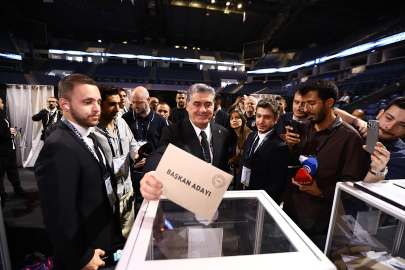 Serdal Adalı, oyunu kullandı