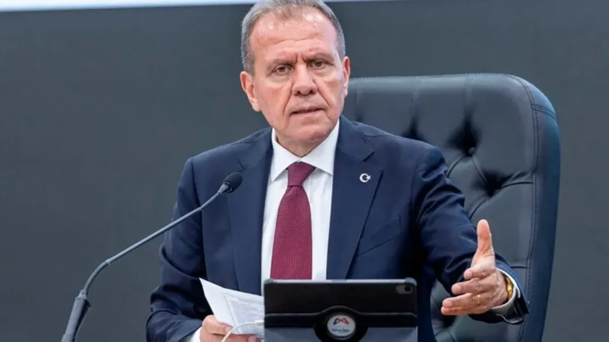 Son dakika: Mersin Büyükşehir Belediye Başkanı Vahap Seçer gözaltına alındı