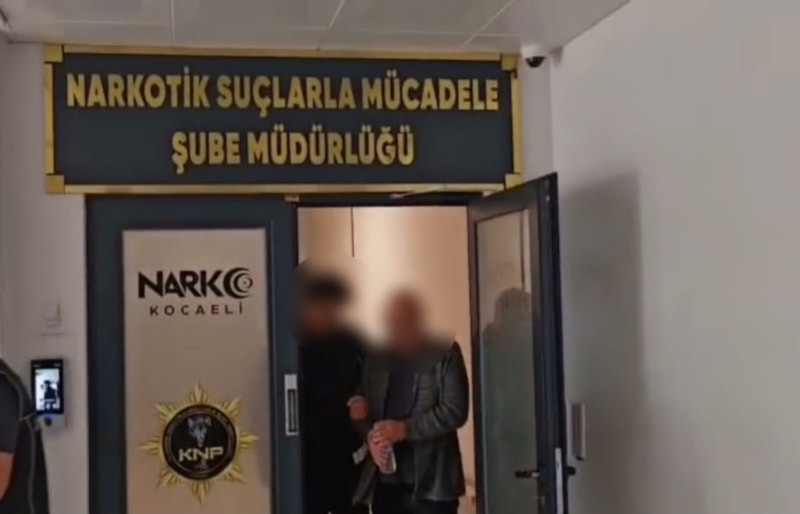 Kocaeli'de mutfağa gizlenmiş uyuşturucular ele geçirildi: 2 tutuklama