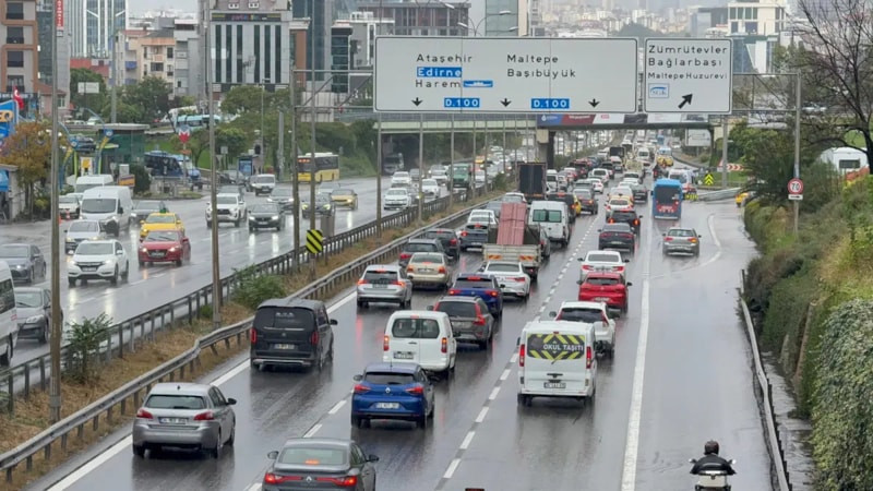İstanbul'un trafik açmazı: Bir yılda 12 gün boşa gidiyor