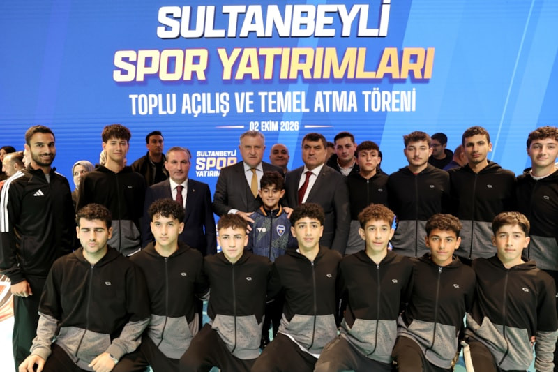 Sultanbeyli'de spor yatırımları için Toplu Açılış ve Temel Atma Töreni gerçekleştirildi