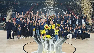 Beşiktaş'ı mağlup eden Fenerbahçe Tarfin Cumhurbaşkanlığı Kupası'nı kazandı!