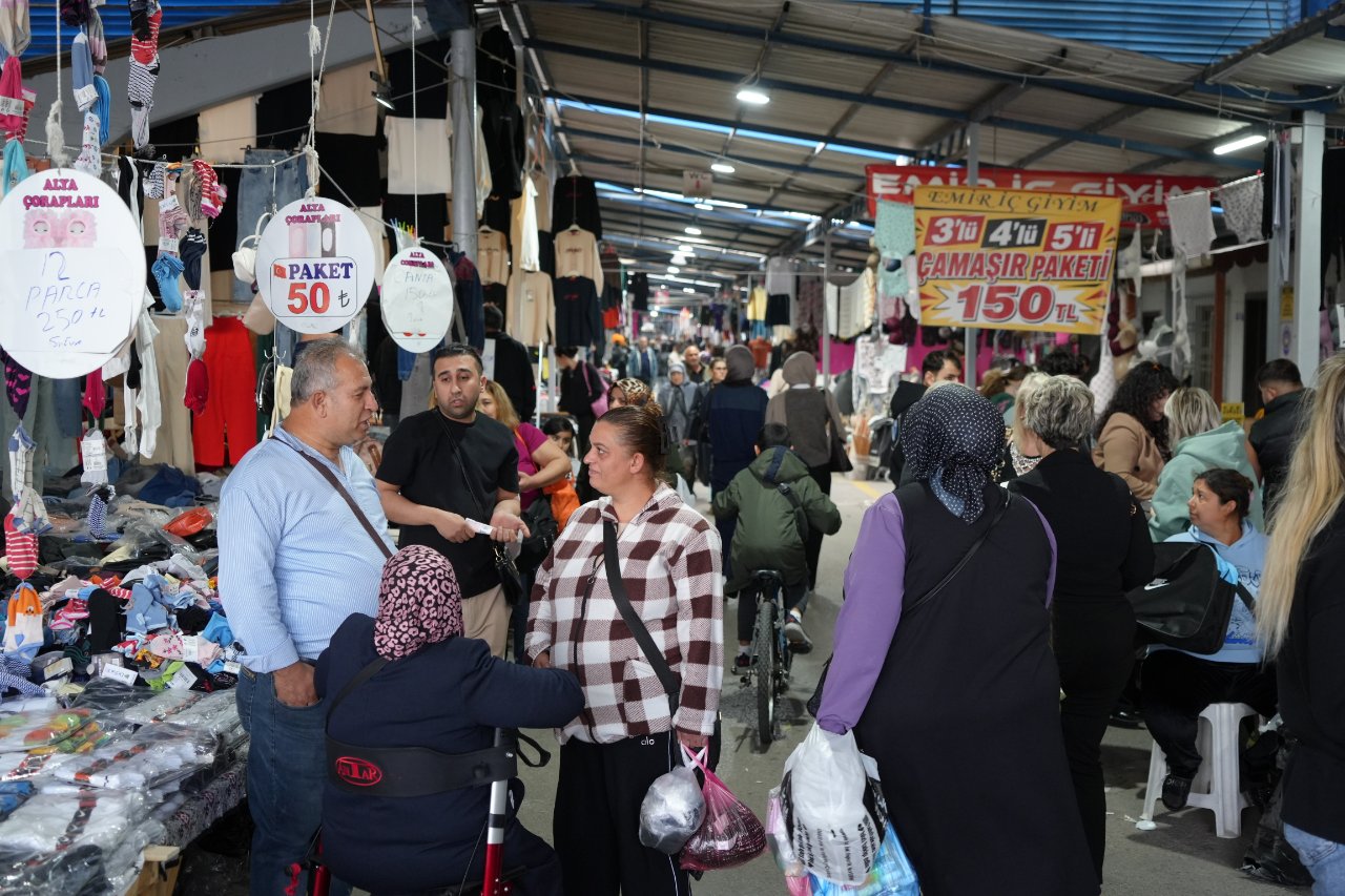Sınır kentimize turist akını, esnaf bayram ediyor
