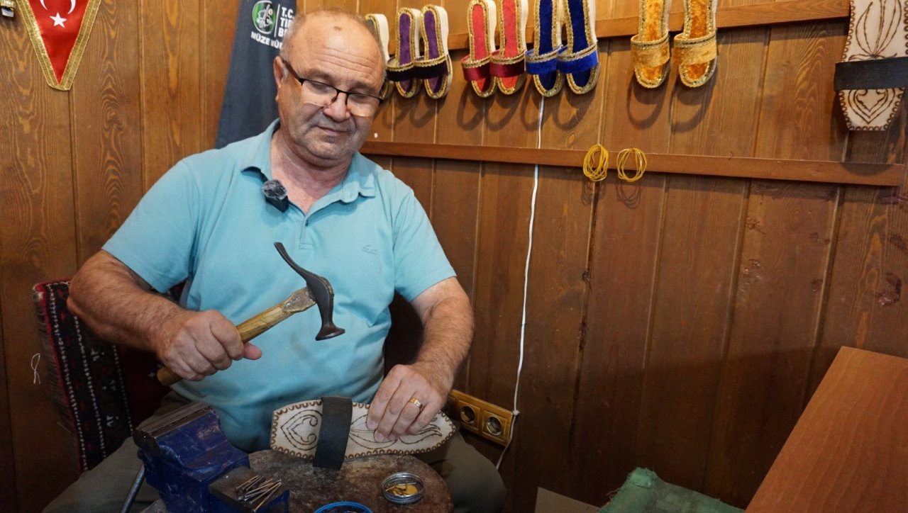 Renkleri özel mesaj taşıyor! Mesleğin son ustası anlattı