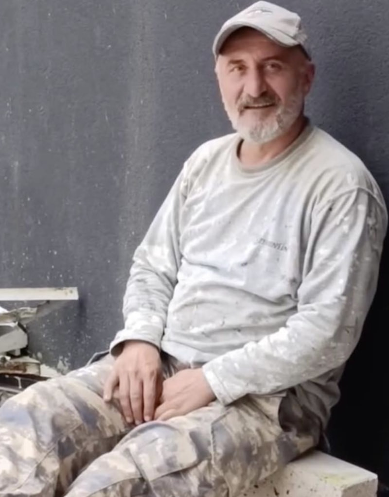 Kadir İnanır'ın yeğeni inşaatta çalışırken görüntülendi