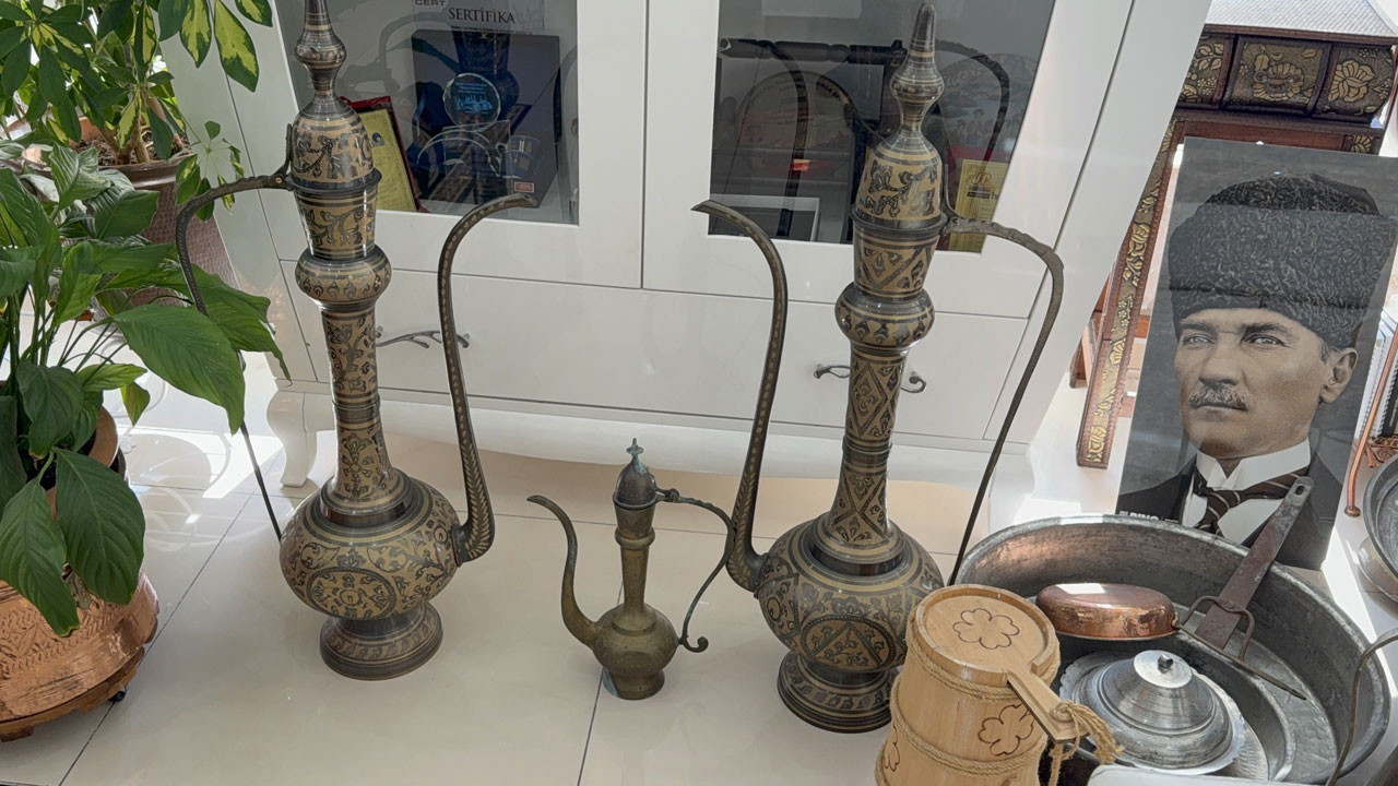 Geçmişin izleri makam odasında: Başkanın özel koleksiyonu