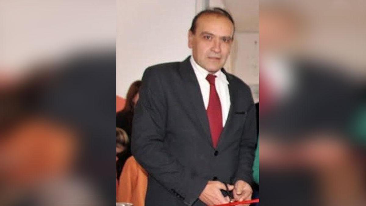 Haber alınamayan okul müdürü evinde ölü bulundu