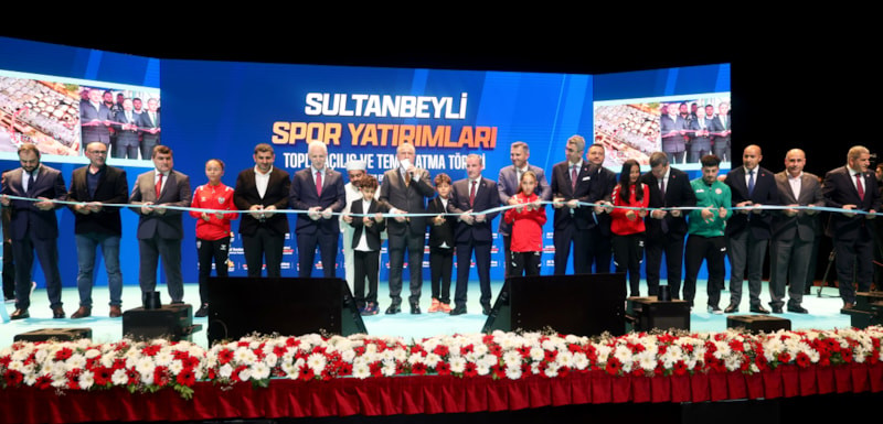 Sultanbeyli'de spor yatırımları için Toplu Açılış ve Temel Atma Töreni gerçekleştirildi