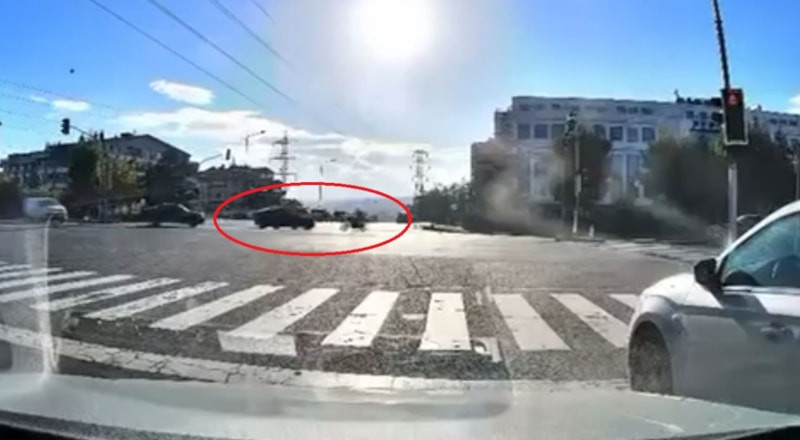 Ankara’da motosiklet sürücüsünün can verdiği feci kaza araç kamerasında