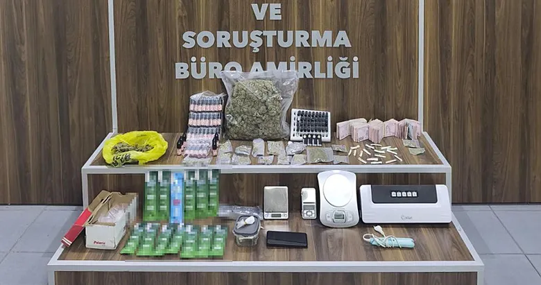 İzmir'de uyuşturucu tacirlerine operasyon! 2 şüpheli gözaltına alındı