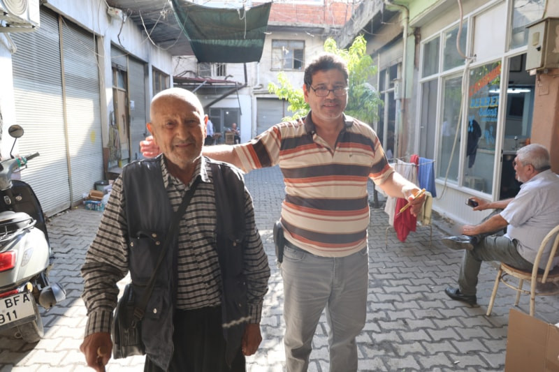 Adana'da 86 yaşındaki adam her gün 8 kilometre yürüyor
