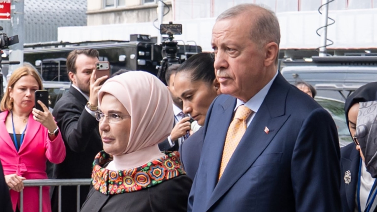 Emine Erdoğan'dan Cumhurbaşkanı Erdoğan paylaşımı